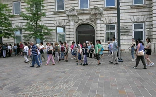 Dozmat - Torony kirándulás Budapestre a Nemzeti Galériába...